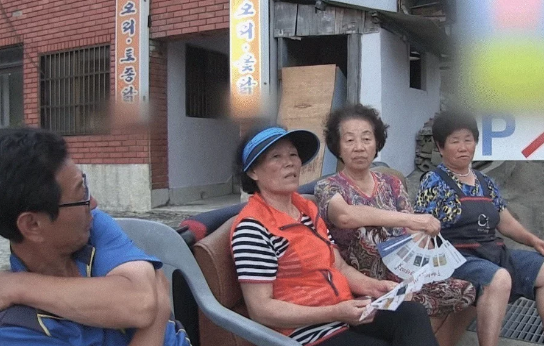 “你说,你一定会回来的”:一只被抛弃,流泪等待主人归来的狗狗 “你说,你一定会回来的”:一只被抛弃,流泪等待主人归来的狗狗