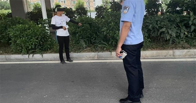 珠海主人遛狗未牵狗绳，再见到时已切好块在狗肉摊，摊主：我是捡的