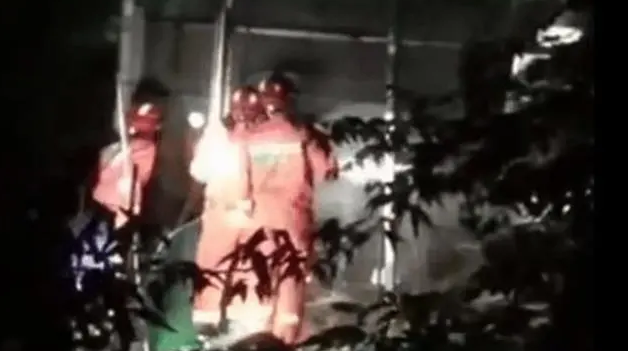 浙江一阿婆被自家狗咬死,村民:狗被拴在鸡圈里,经常挨饿 浙江一阿婆被自家狗咬死,村民:狗被拴在鸡圈里,经常挨饿