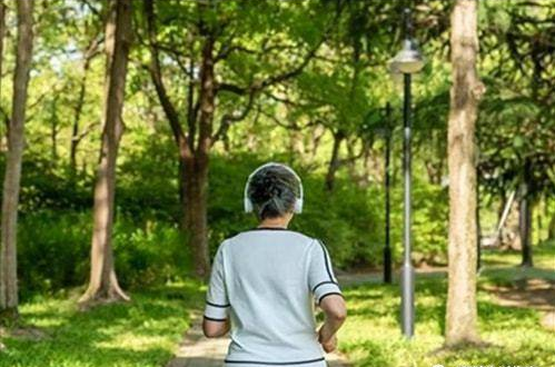北京大妈被狗绊倒瘫痪,家属索赔260万遭拒,法院怎么判的? 北京大妈被狗绊倒瘫痪,家属索赔260万遭拒,法院怎么判的?