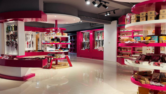 源于关爱动物，他把宠物用品做成大生意