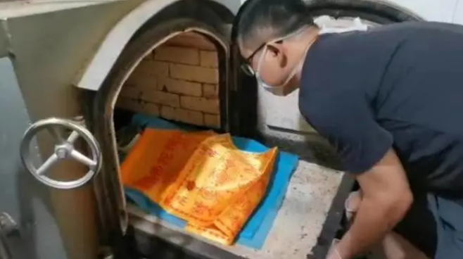 对话潍坊宠灵摆渡人：给毛孩子留一份体面，给宠物主留一份思念