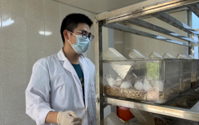 海南医学院举行“世界实验动物日”纪念活动 海南医学院举行“世界实验动物日”纪念活动