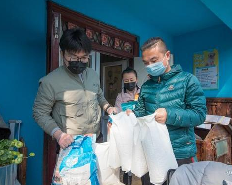 被隔离无法照顾家里的宠物?济南有一群志愿者帮你上门投喂 被隔离无法照顾家里的宠物?济南有一群志愿者帮你上门投喂