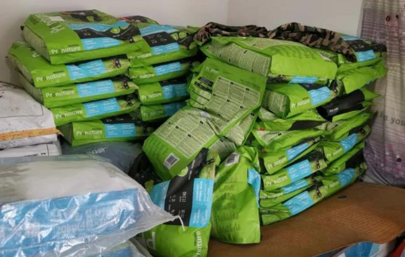 加拿大枫趣捐助19吨价值百万进口猫狗粮已送达救助站 加拿大枫趣捐助19吨价值百万进口猫狗粮已送达救助站