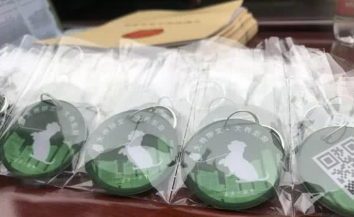 今天,义乌给狗狗发二维码“身份证”了 今天,义乌给狗狗发二维码“身份证”了
