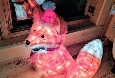 圣诞狐狸造型灯饰 吸引正牌狐狸一见钟情