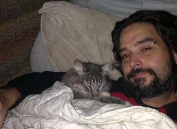 偷窃癖猫咪每晚都偷衣服回家 猫奴也头大 偷窃癖猫咪每晚都偷衣服回家 猫奴也头大