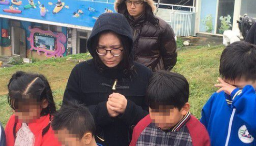 鼻头国小校犬遭撞死离世 师生泪:一路好走 鼻头国小校犬遭撞死离世 师生泪:一路好走