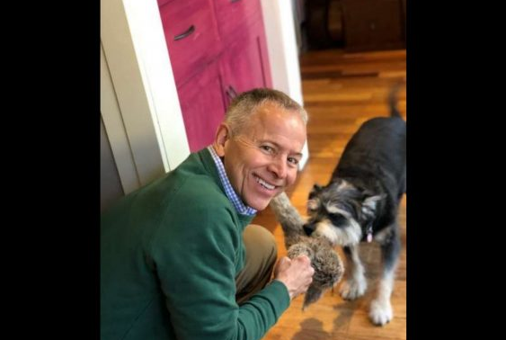 在停止呼吸前为爱犬找到新家 渐冻人无憾离开人世 在停止呼吸前为爱犬找到新家 渐冻人无憾离开人世