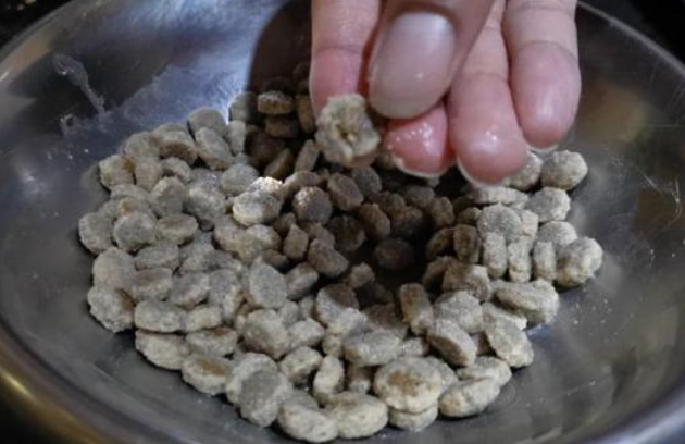 小狗狗狗粮泡到什么程度才能吃