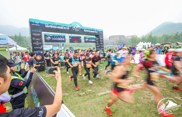 盖夫携Daventures Race山地嘉年华,户外运动会看狗狗肆意撒欢 盖夫携Daventures Race山地嘉年华,户外运动会看狗狗肆意撒欢