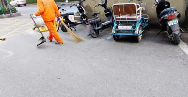 青岛:小区禁业主养宠物,网友为此吵翻天 青岛:小区禁业主养宠物,网友为此吵翻天