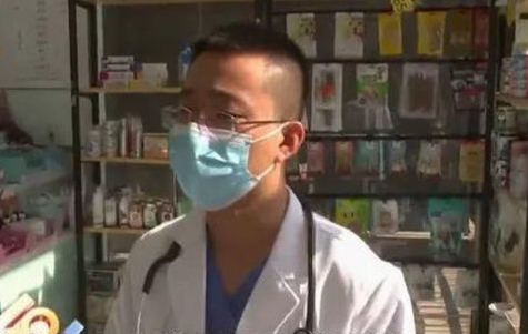 女子送蓝猫去宠物医院生产,4只小猫只存活1只 女子送蓝猫去宠物医院生产,4只小猫只存活1只
