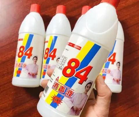 养宠物可以用84消毒液拖地吗