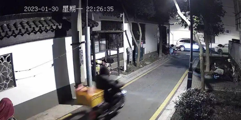 苏州偷猫曝光!当事人被偷猫贼拖行致脑震荡 苏州偷猫曝光!当事人被偷猫贼拖行致脑震荡