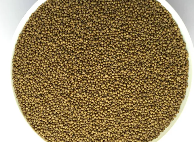 如果突然间完全更换饲料,鱼会受到惊吓,而这里说的惊吓并不是指精神