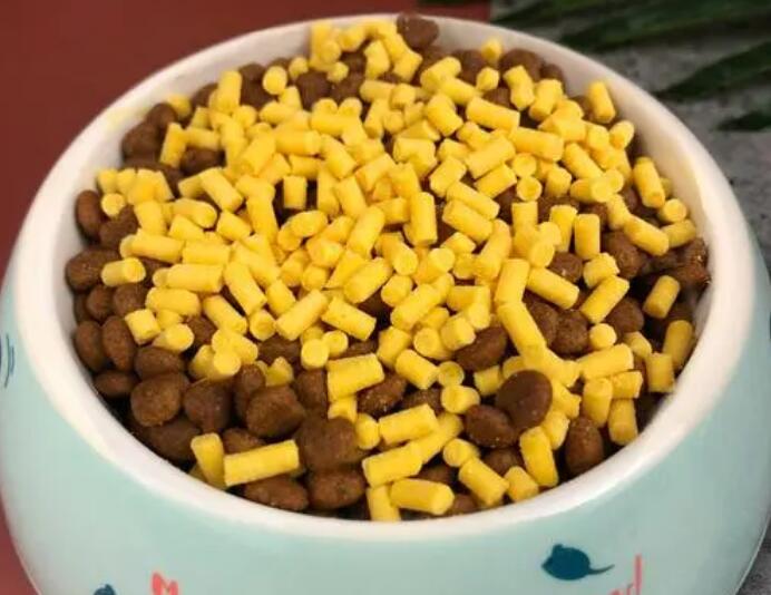 蛋黄如何制作狗粮饼干呢