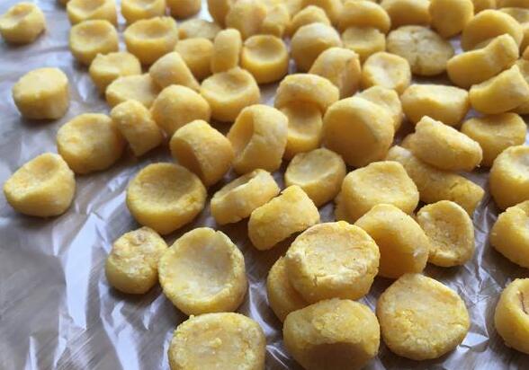 如何制作狗粮饼子视频 如何制作狗粮饼子视频