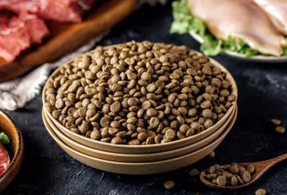 如何制作狗粮不粘牙齿呢 如何制作狗粮不粘牙齿呢