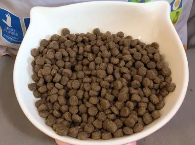 20斤猫粮一只猫能吃多久? 20斤猫粮一只猫能吃多久?