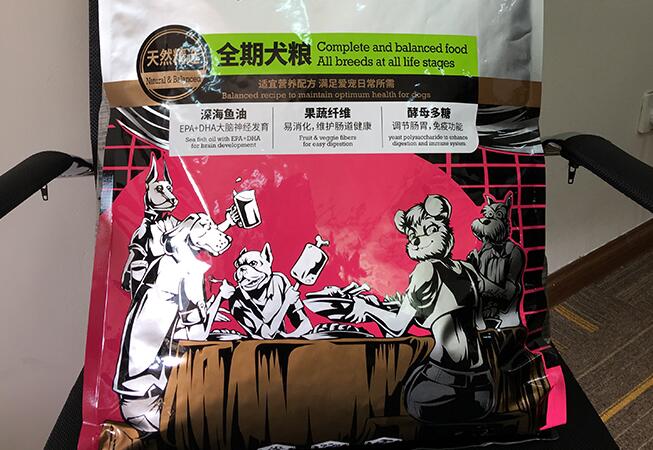 顽趣狗粮，天然精选粮