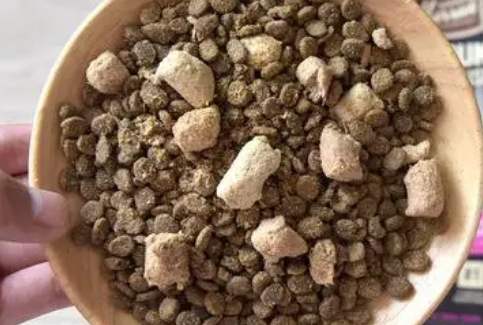 甜不腻猫粮贵吗 甜不腻猫粮贵吗