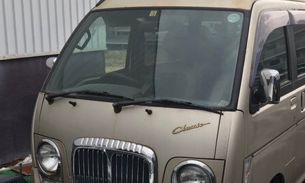土豪用废车为流浪猫打造房车! 土豪用废车为流浪猫打造房车!