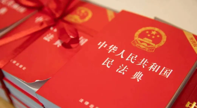 北京一男子将自己的宠物狗“送人”,不料狗子自己回到了男子所在的小区并咬伤人。 北京一男子将自己的宠物狗“送人”,不料狗子自己回到了男子所在的小区并咬伤人。