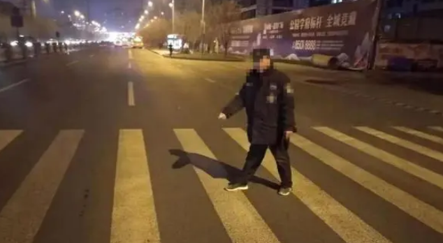 事发浙江!宠物狗冲上马路被车撞死,狗主人索赔1万!交警这样定责 事发浙江!宠物狗冲上马路被车撞死,狗主人索赔1万!交警这样定责