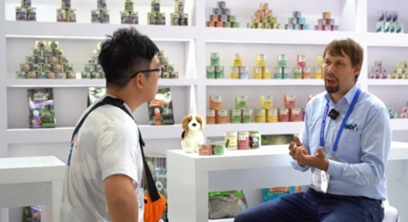 对谈德国猫狗湿粮品牌和工厂负责人，双语版德罐的秘诀