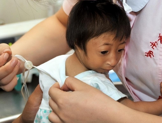 湖南一女子生下一只猴子