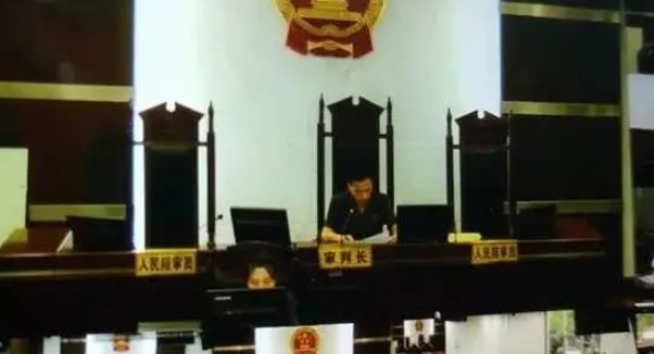 夫妻捡到“流浪狗”竟是警犬 因涉嫌盗窃罪被取保候审