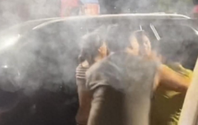 狗比人金贵？女子遛狗不牵绳，咬伤2岁女童后不道歉还打人
