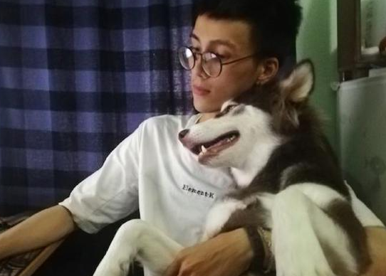 网友将哈士奇寄养在男友家,看到抱在一起 网友将哈士奇寄养在男友家,看到抱在一起