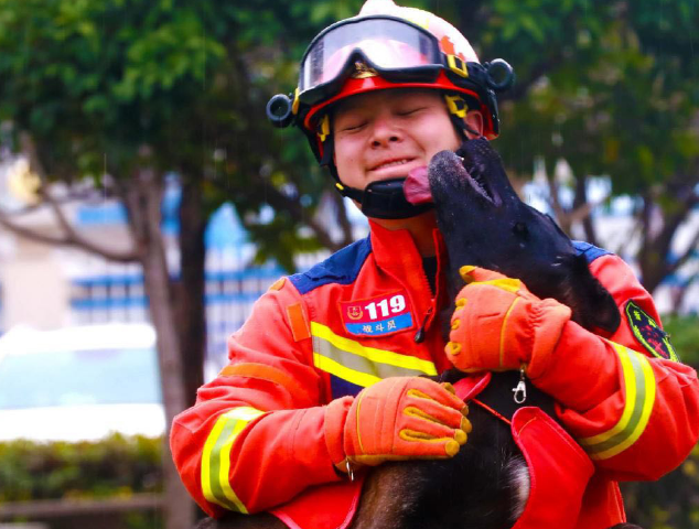 首赛凯旋,他们荣获搜救犬比武单项全国第一 首赛凯旋,他们荣获搜救犬比武单项全国第一