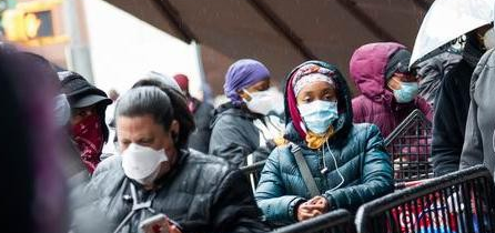 为抢两只小奶狗,美国女子和3名少年火拼,子弹横飞差点被爆头 为抢两只小奶狗,美国女子和3名少年火拼,子弹横飞差点被爆头
