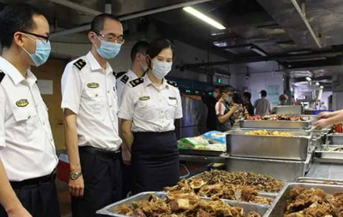 怀化一小学食堂吃出狗头?官方介入,应该是兔头,但是还有问题 怀化一小学食堂吃出狗头?官方介入,应该是兔头,但是还有问题