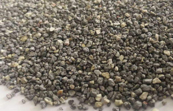 无尘膨润土自然颗粒猫砂真的好用吗？普爱利斯无尘膨润土猫砂值得一试！