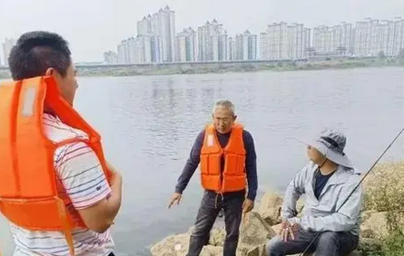 常德沅江边发现鳄鱼？目击者道出详情