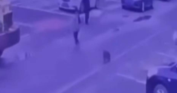 男孩下楼扔垃圾，被4只狗咬成重伤，狗主人态度冷淡拒绝赔付