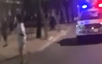 安徽一女子遛狗不拴绳吓到小孩,反要求孩子道歉:影响我遛狗了 安徽一女子遛狗不拴绳吓到小孩,反要求孩子道歉:影响我遛狗了