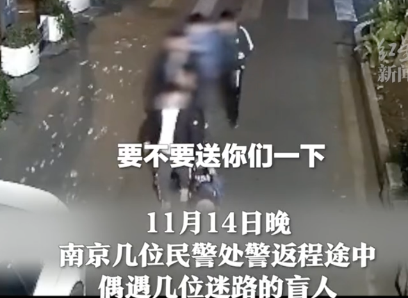 以为有人给狗子染成荧光红,网友震怒刚要骂…却发现主人才是受害者哈哈! 以为有人给狗子染成荧光红,网友震怒刚要骂…却发现主人才是受害者哈哈!