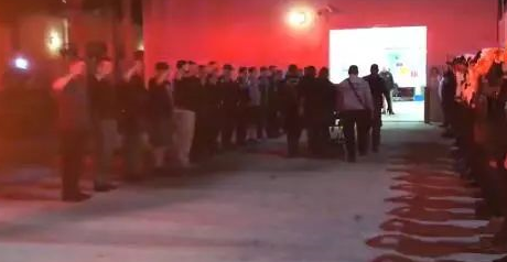 警犬为保护警员殉职，小男孩得知后写信安慰训犬员，内容看哭网友
