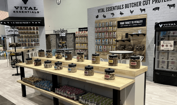 携手云檀宠物深度拓展中国市场，Vital Essentials将在它博会发布全新冻干产品