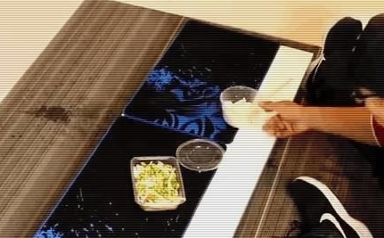 想吃米饭被拒绝,二哈偷偷抬起后腿,拿“水抢”射了一碗! 想吃米饭被拒绝,二哈偷偷抬起后腿,拿“水抢”射了一碗!