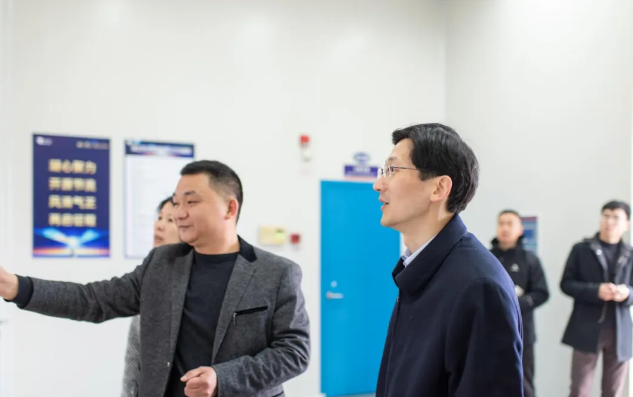 政企同心 向新而行——区领导一行莅临海正动保考察指导