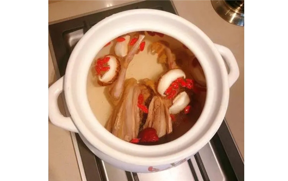 黄酒炖鸽子可以吗 黄酒炖鸽子可以吗