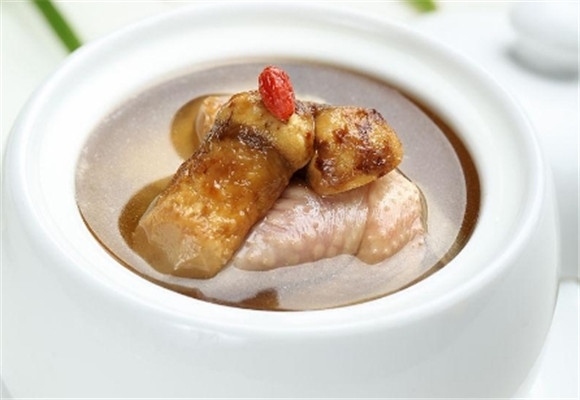 鸽子能炖鹿茸吗 鸽子能炖鹿茸吗