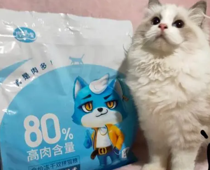 肉哆哩冻干双拼猫粮，猫咪的营养美味新选择